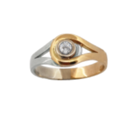 Omarmen, een eigen ontwerp van Juwelier van Velthuysen